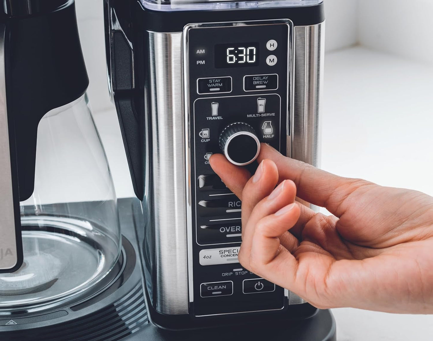 Cafetera Moderna: Café Especial y Espumoso
