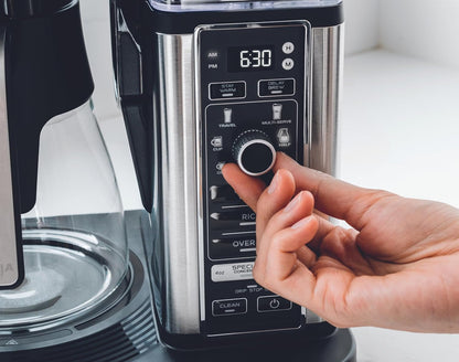 Cafetera Moderna: Café Especial y Espumoso